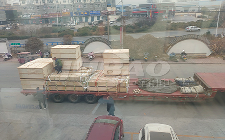 四川自貢姜先生訂購的明星產品-真空上料機發貨,注意查收